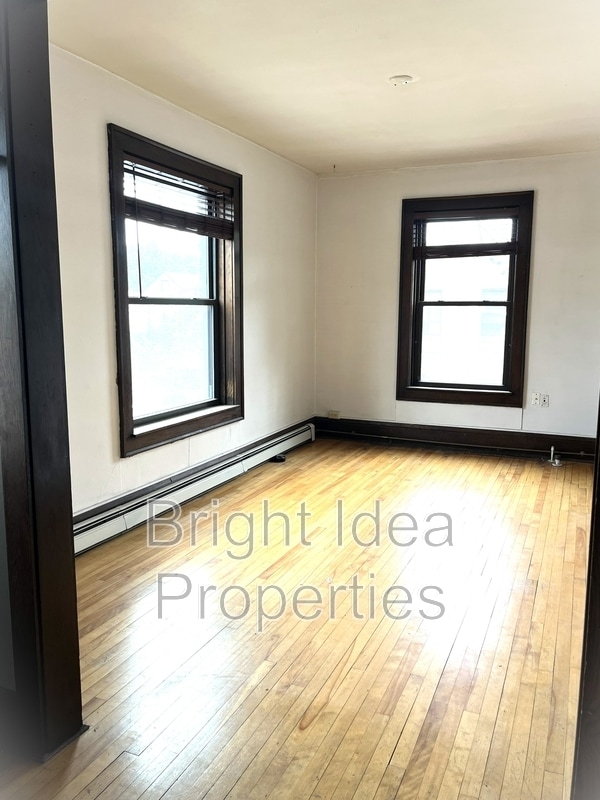 Building Photo - 2202 Hennepin Ave S