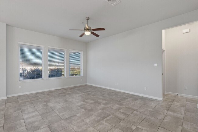 Building Photo - Perfect 3 bed 2 bath home - 221 Bridgeston...