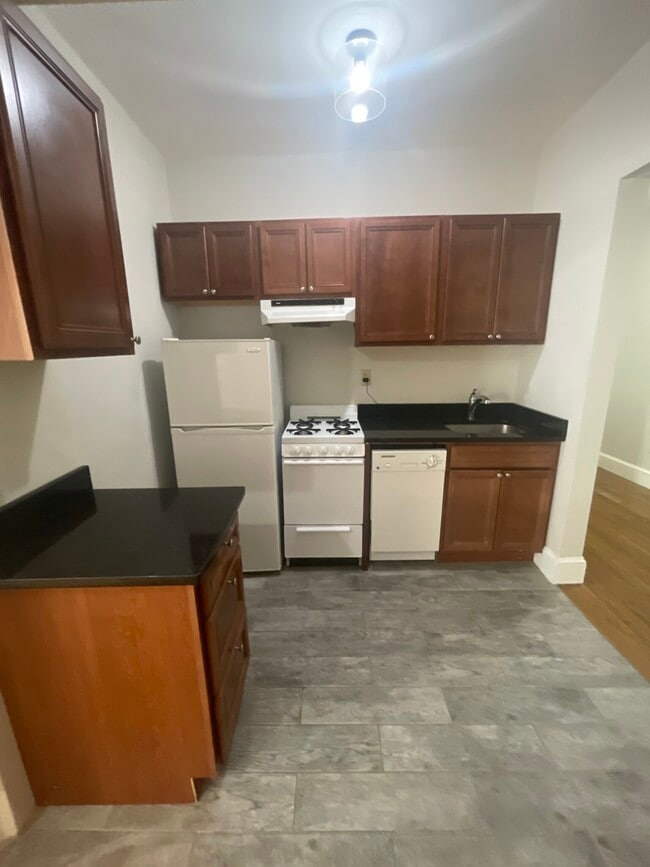 Foto del edificio - 38 Hemenway St