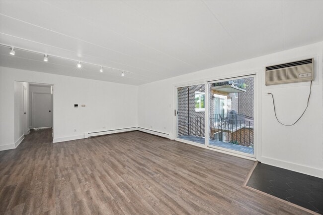 Building Photo - 9008 W 140th St