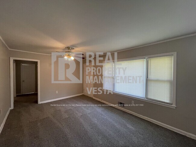 Foto del edificio - Recently Updated 3 Bedroom Home in South M...