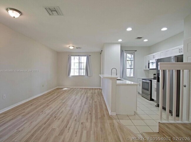 Foto del edificio - 6030 SW 19th Pl
