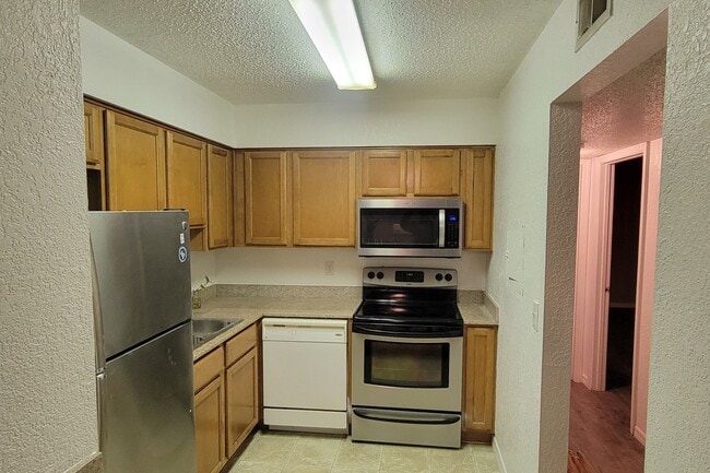 Building Photo - 758 Haven Pl