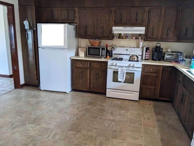 Foto del edificio - 14 Michael Road Unit Main