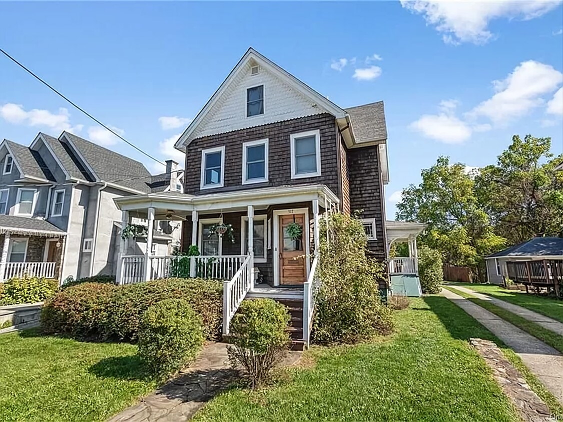 Primary Photo - 317 Ringgold St