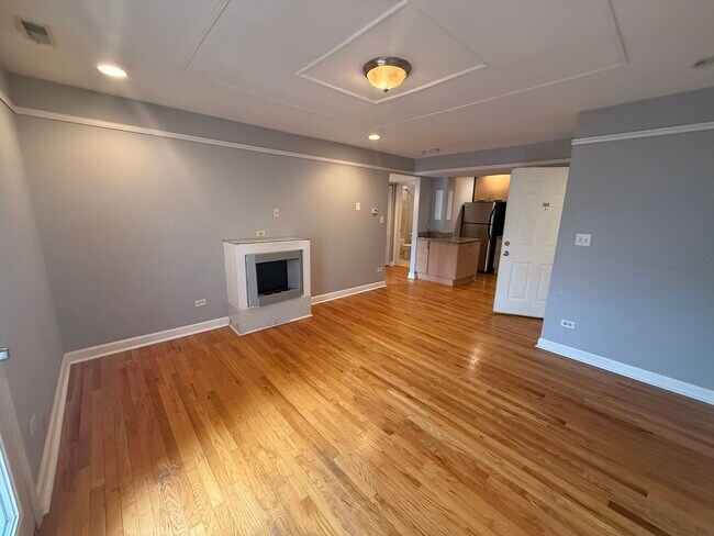 Foto del edificio - 6954 N Greenview Ave