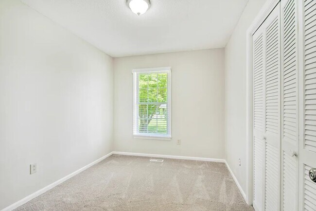 Foto del edificio - 2137 Cooper Branch Rd