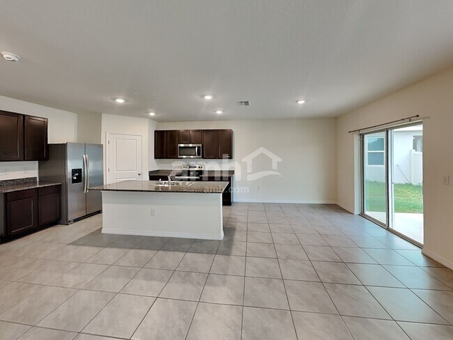 Building Photo - 2820 Edgewood Drive