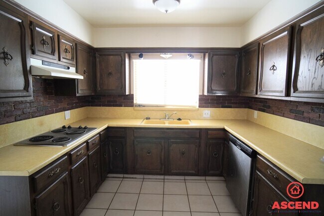 Building Photo - Darling Home in East Bakersfield!