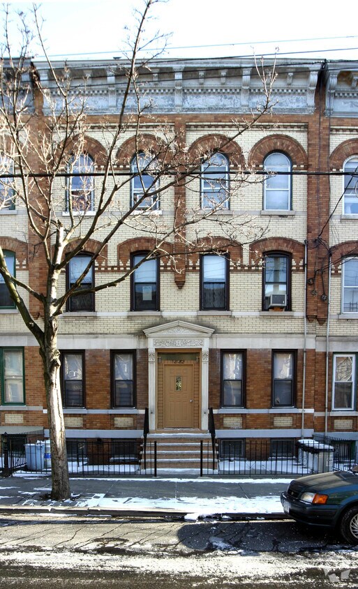 Primary Photo - 1882 Cornelia St