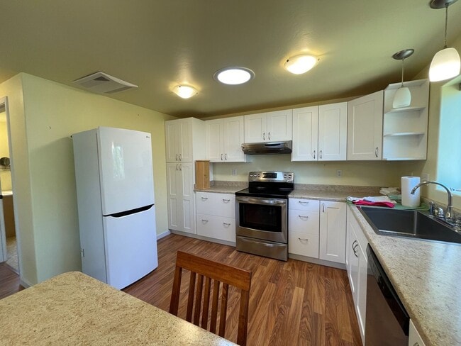 Building Photo - Charming Newly Remodeled 1-Bedroom ADU in ...