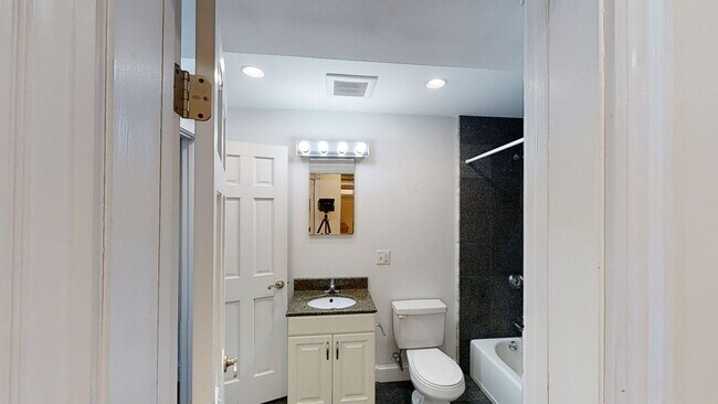 Building Photo - 1 BED 1 BATH ALLSTON *NO FEE