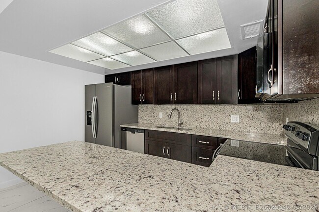 Foto del edificio - 8706 W Sample Rd