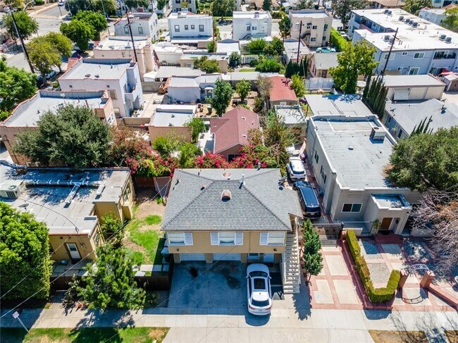 Foto del edificio - 1466 Stanley Ave