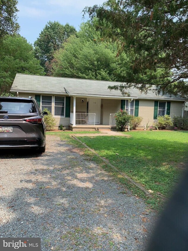 Primary Photo - 112 Meadow View Ln