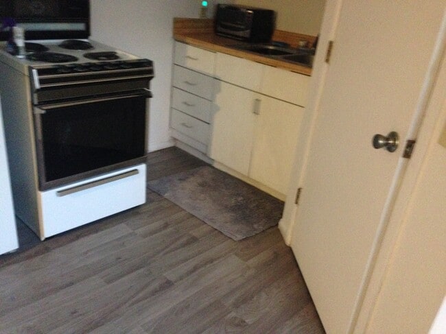 Building Photo - 3415 N 43rd Pl