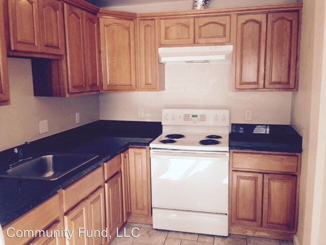 Building Photo - 3933 Delmont Ave