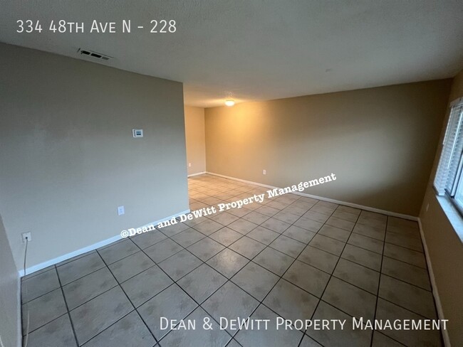 Building Photo - 1/1 Condo in St. Pete - For Rent