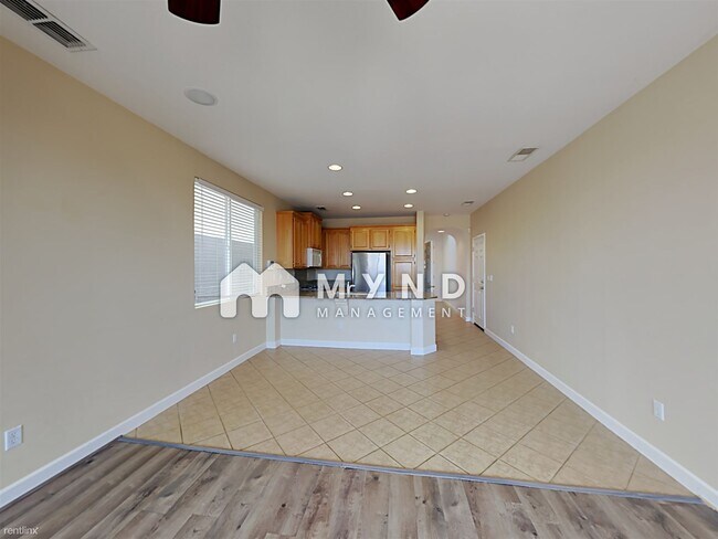 Building Photo - 3 br, 2.5 bath House - 2384 Nucla Way