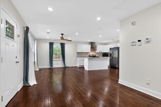 Building Photo - 3427 Jackson Dr