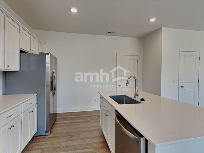 Foto del edificio - 212 Deanscroft Dr