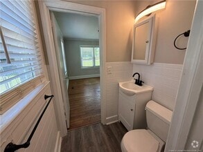 Building Photo - 907 Evans Dr