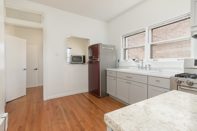 Foto del edificio - 1331 Maple Ave