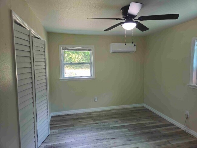 Building Photo - 19645 SW Lark Dr