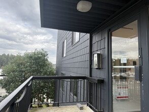 Building Photo - 430 Stewart Ave