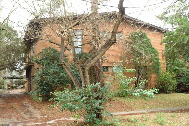Foto del edificio - 6636 Sylvan Rd