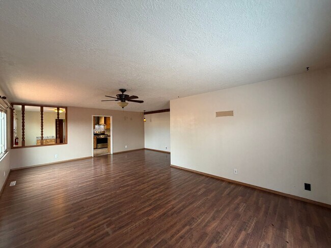 Foto del edificio - Cozy 4 Bedroom 2 Bathroom Home In The NE!