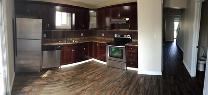 Building Photo - 308 Kirkpatrick Crescent NW
