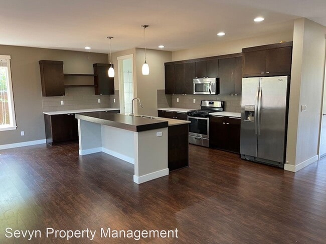Building Photo - 4 br, 2.5 bath House - 4331 148th Place SW