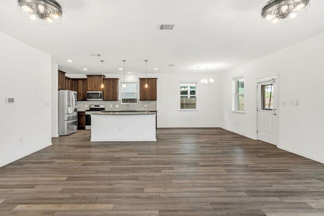 Foto del edificio - 104 Turkey Creek Ln