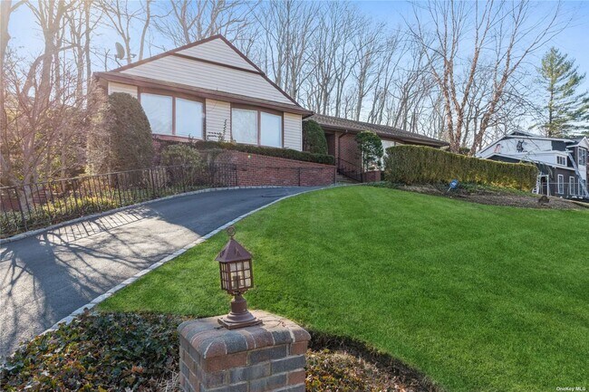 Building Photo - 45 Hemlock Dr