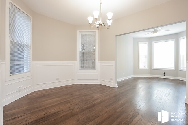 Building Photo - 2835 N Albany Ave