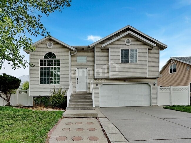 Building Photo - 1251 S 820 W