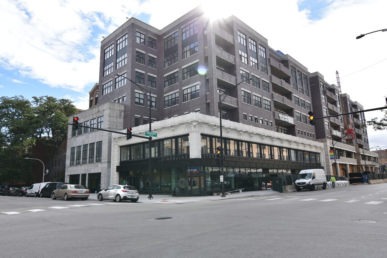 Building Photo - 3831 North Broadway