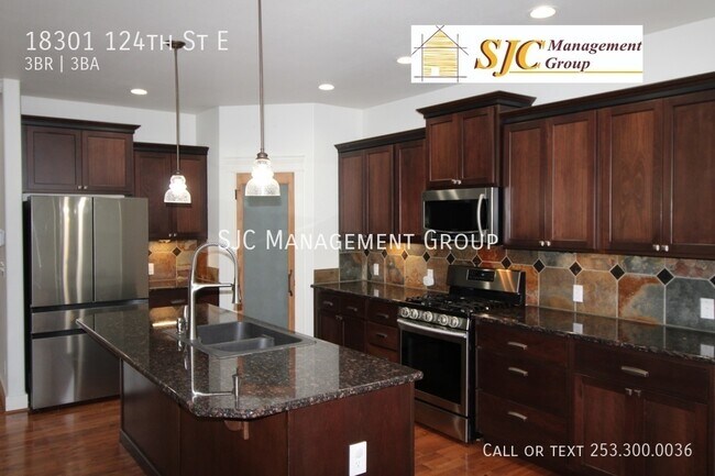 Foto del edificio - Three bedroom +office and bonus room 2.5 b...