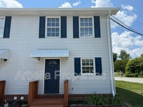 Building Photo - 152 Gray Station Rd