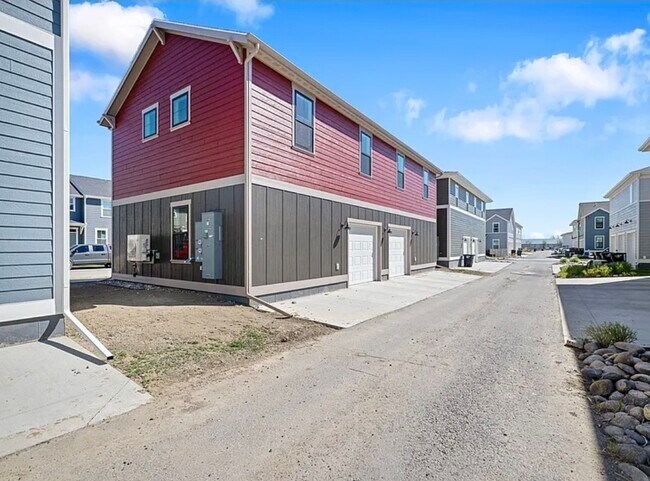 Foto del edificio - 6108 Northstead Ave