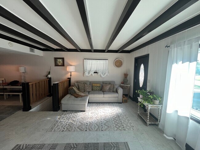 Foto del edificio - 1270 Riverbreeze Blvd