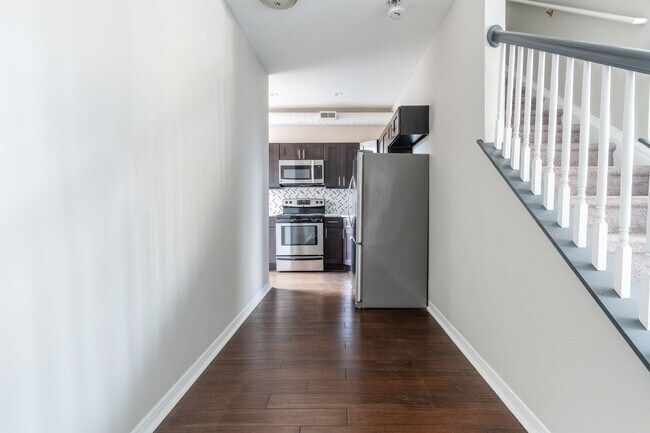 Foto del edificio - 1422 W Girard Ave