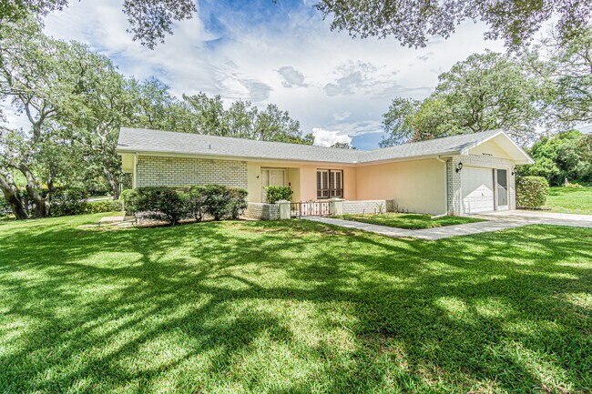 Foto del edificio - 8425 Eldridge Rd