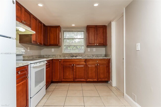 Foto del edificio - 3 br, 2 bath House - 6491 Sherman St # 0