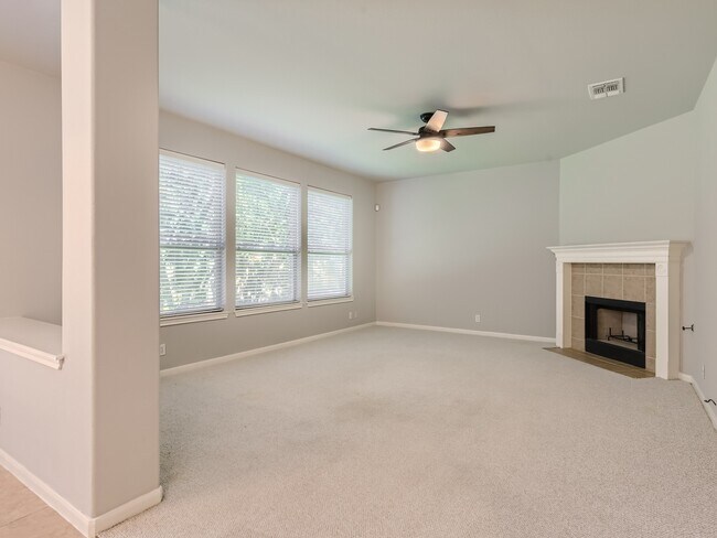 Foto del edificio - 5321 Mabry Ct
