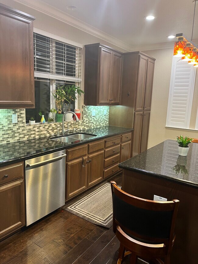 Foto del edificio - 590 Selby Lane