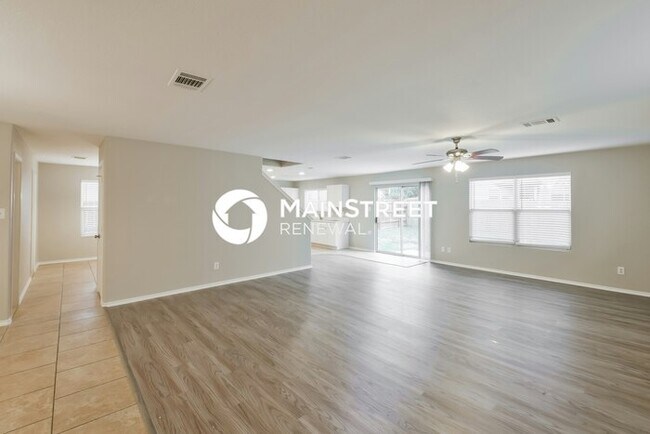 Foto del edificio - 3 Bedroom Pet-Friendly Home in San Antonio, TX with Main Street Renewal
