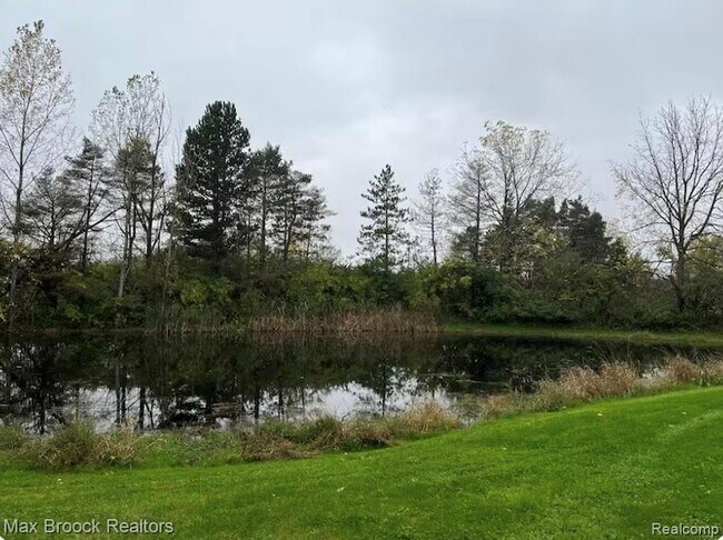 Foto del edificio - 4842 Merwin Rd