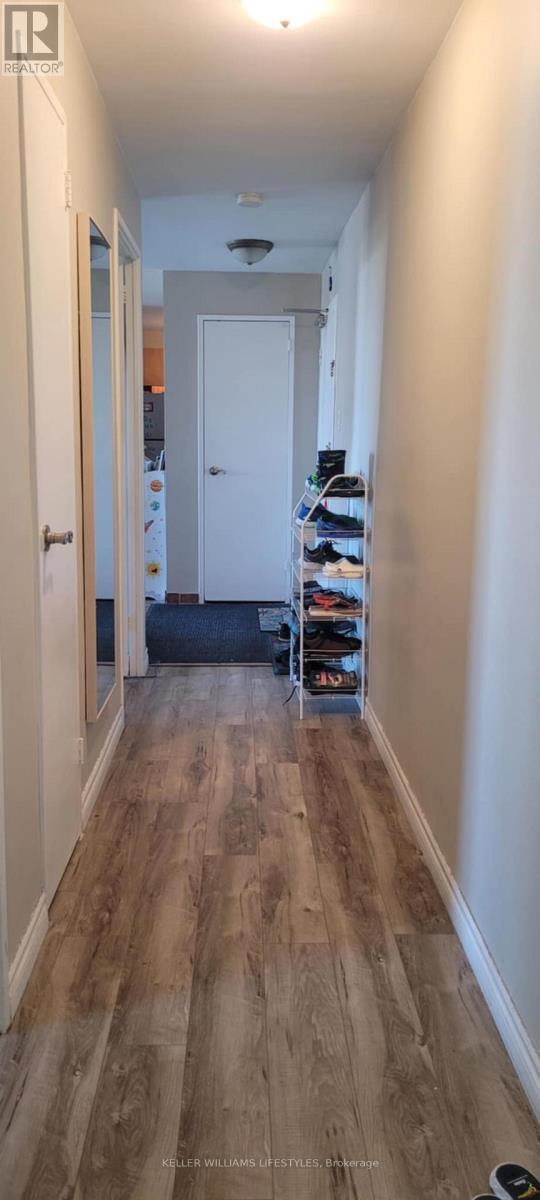 Photo du bâtiment - 931 Wonderland Rd S